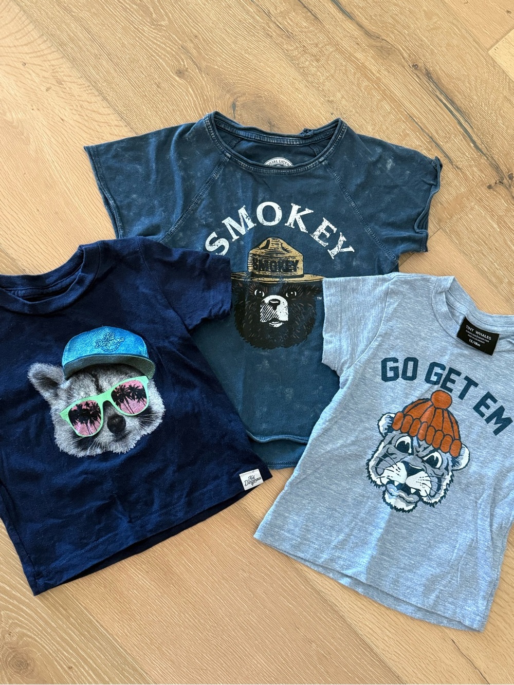 3 Boys Tshirt BUNDLE. Tiny Whales. 12-18 m.